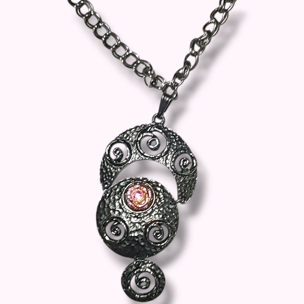 Rare Vintage Hobe Signed Art Glass Rose Pendant Necklace Silver Tone